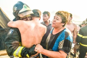 Desafío Levantemos Chile regala casa a bombero que perdió todo en incendio de Valparaíso