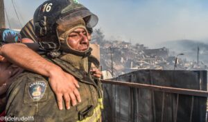 FOTOS | Triste historia del bombero que perdió todo mientras combatía el fuego
