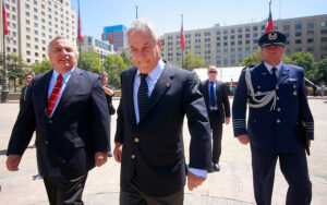 Andrés Chadwick sale al rescate de Piñera: 