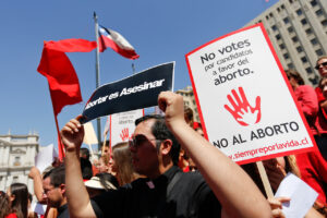 Senadores de Chile Vamos presentarán contra-proyecto al de aborto tres causales