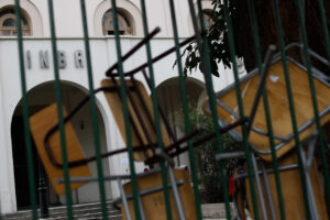 CDE se querella por destrozos tras toma del Internado Barros Arana