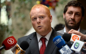 Diputado Edwards paga avisos en Facebook para viralizar mensajes con críticas al Gobierno por incendios