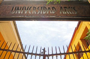 El tenso suspenso de la U. Arcis: el 10 de marzo se sabrá si impartirá clases
