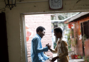 En qué trabajan y qué nivel de estudios tienen los inmigrantes en Chile