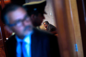 PDI realiza allanamiento a casa y oficinas de Longueira: incautaron documentos