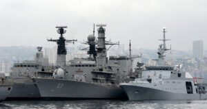 Marino que instaló cámaras en Fragata Lynch para espiar a compañeras es expulsado de la institución