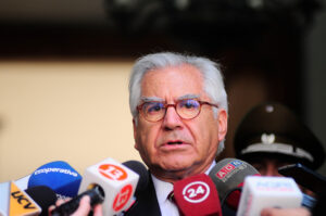 Chile Vamos consigue las firmas y realizará interpelación a Fernández