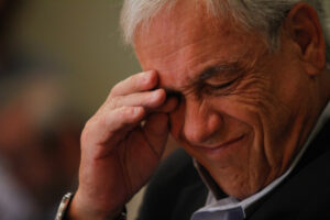 Fiscalía pide mails de ex secretaria SQM para levantar datos vinculados a Piñera