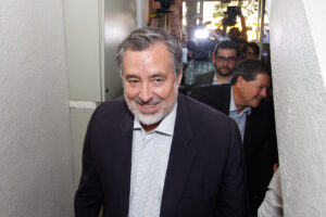 Comienza el coqueteo y Guillier plantea reflotar 