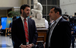 Pepe Auth acusó a Gustavo Hasbún de invitar a condenado por atentado a René Schneider a interpelación