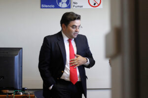 Caval: Valero asegura tras formalización por estafa y plagio que “soy un profesional calificado”