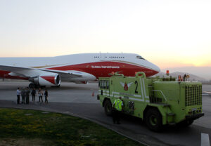 EN VIVO | Mira el trabajo de Bomberos de Chile para abastecer al avión Supertanker