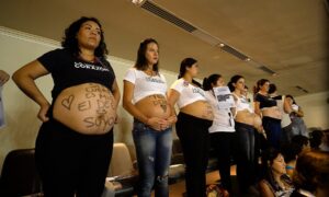 Gobierno celebra decisión del Senado por aborto en tres causales: 