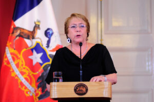 Palo de Bachelet a oposición por incendios: “No es tiempo de sacar ventajas políticas o sembrar falsedades”