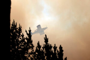 CMPC suma cuatro aeronaves especializadas al combate del fuego