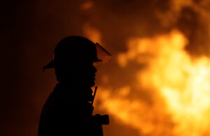 Volcamiento de carro bomba deja nueve bomberos lesionados en la VIII región