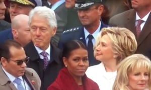 VIDEO | Bill Clinton habría sido captado mirando a Ivanka Trump durante cambio de mando