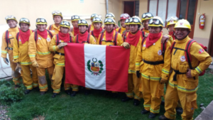 Perú no se queda atrás y envía equipo especializado de brigadistas para combatir incendios