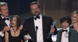 VIDEO | Qué diablos le pasó a Winona Ryder cuando recibió su SAG Awards
