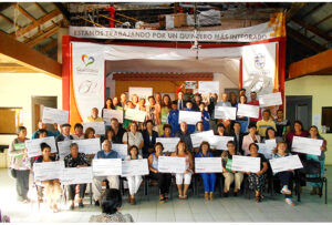 Organizaciones sociales de Quintero reciben Fondos Concursables ENAP 2016