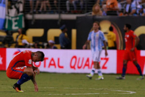 FOTO | Eduardo Vargas denuncia golpiza de Carabineros a familiares: 