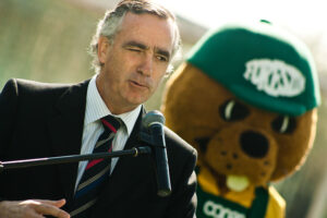 Ex director Conaf reveló que no se compraron equipos en gobierno de Piñera