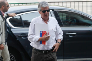 Diseño, gestión y financiamiento: la triple función de Eyzaguirre en proyecto de desmunicipalización