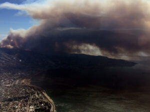 Incendio en Valparaíso deja al menos 50 casas destruidas: más de 400 personas evacuadas