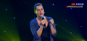 FOTO | Así reaccionó Evelyn Matthei con la burlesca rutina de Natalia Valdebenito en los Premios Caleuche