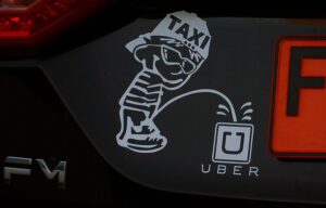 Sí, preferimos Uber: gracias a ustedes taxistas