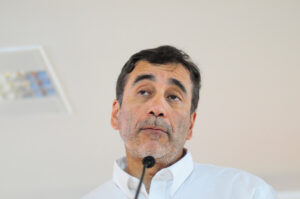 Director de Conaf niega haber desechado en primera instancia el SuperTanker