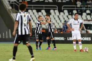 VIDEO | Esteban Paredes mantiene viva la esperanza de Colo Colo a pesar de caída ante Botafogo