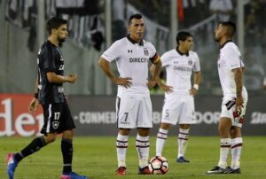 FOTO | Los mensajes de Botafogo que hicieron estallar a los hinchas de Colo Colo tras la eliminación