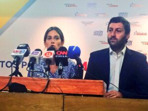 UDI condena veto a M. Aylwin en Cuba: 