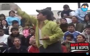 VIDEO | Rutina de humor callejero en Perú saca aplausos con bromas a los chilenos