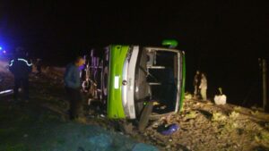 19 personas murieron en accidente de bus que viajaba de Argentina a Chile
