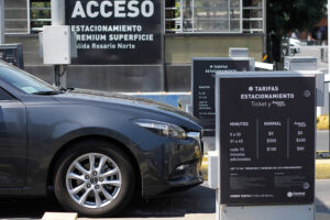 Ley de estacionamientos: estos son los diez centros comerciales demandados por el Sernac por incumplimiento