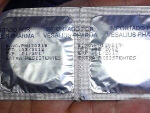 Trabajadoras sexuales denuncian que Seremi de Salud les entregó 3.500 condones vencidos