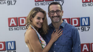 Pocas veces visto: Eduardo Fuentes funa olímpicamente a acosador de su colega en ADN, Andrea Hoffman