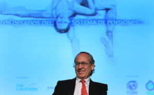 José Piñera defiende las AFP ahora en Costa Rica: 