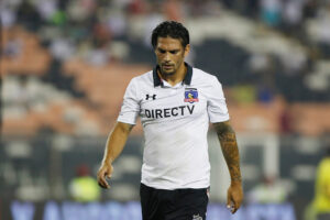 Mark González fue blanco de bromas por su ausencia en el debut de Colo Colo en el Clausura