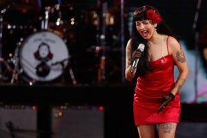 VIDEO | El increíble registro vocal con el que Mon Laferte se echó al Monstruo al bolsillo