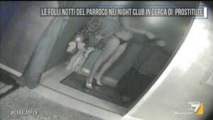 “Peco, después me confieso”: la respuesta de sacerdote italiano sorprendido en club nocturno