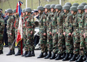 Gobierno pide al Ejército aclaración por instructivo que llamaba a no votar