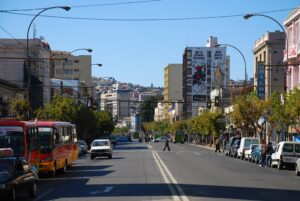 Proponen cambiar nombre de avenida Pedro Montt en Valparaíso por Violeta Parra