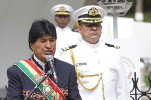 Evo Morales se matricula como fan de Maná y agradece que pidieran mar para Bolivia
