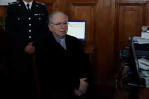 Víctimas de Karadima tras rechazo a demanda contra Arzobispado: "La Justicia le da inmunidad a la Iglesia"