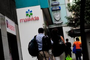 “El corralito solo busca salvar a la empresa”: análisis sobre decisión que impide desafiliaciones en MasVida