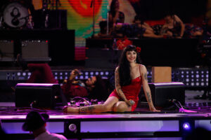 Mon Laferte irrumpe en Billboard: está a tres puestos de Adele y supera a Coldplay y Lady gaga