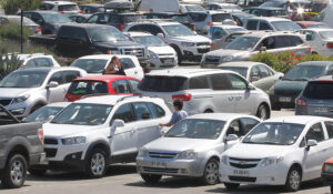 Estacionamientos : La Tercera se la juega por el cobro a todo evento